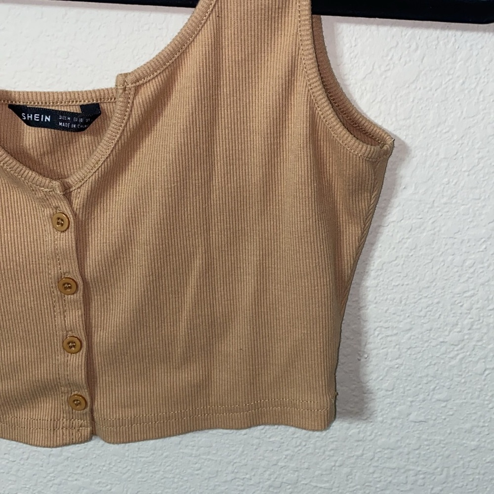 🌵Lightweight Tan Cropped Button up top! - Picture 5 of 6
